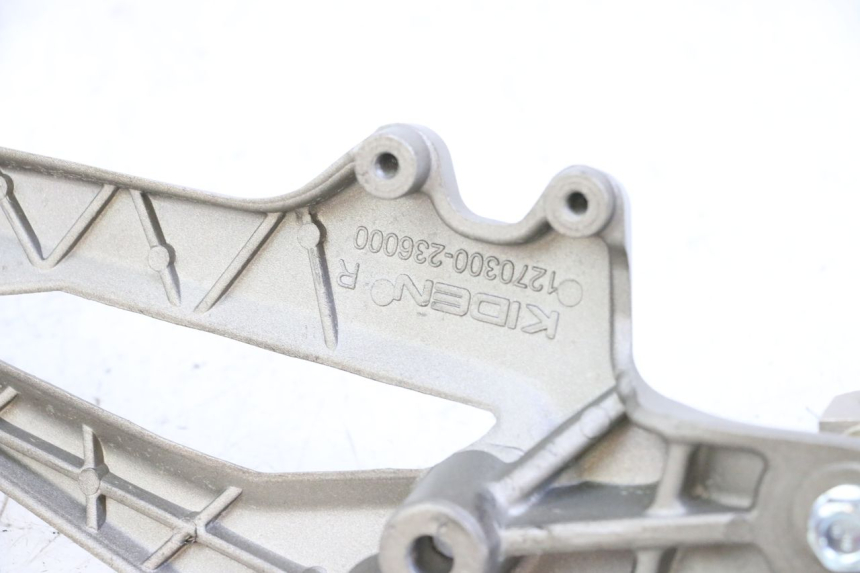 photo de SOPORTE ESTRIBERA DELANTERA DERECHA KIDEN KD125-G 125 (2018 - 2022) - Detalles de los puntos de fijación