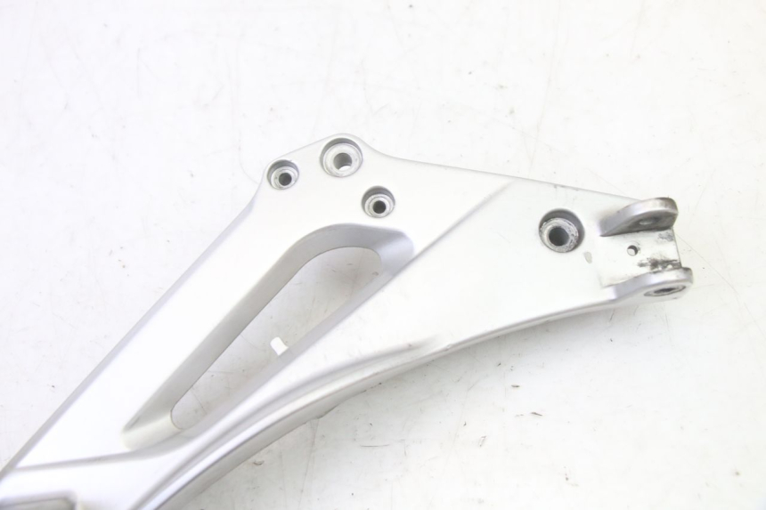 photo de SOPORTE ESTRIBERA DELANTERA DERECHA HONDA NTV DEAUVILLE 650 (2001 - 2006) - Zoom estado de uso