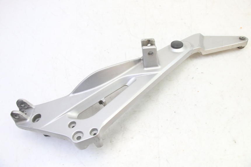 photo de SOPORTE ESTRIBERA DELANTERA DERECHA HONDA NTV DEAUVILLE 650 (2001 - 2006) - Otra perspectiva