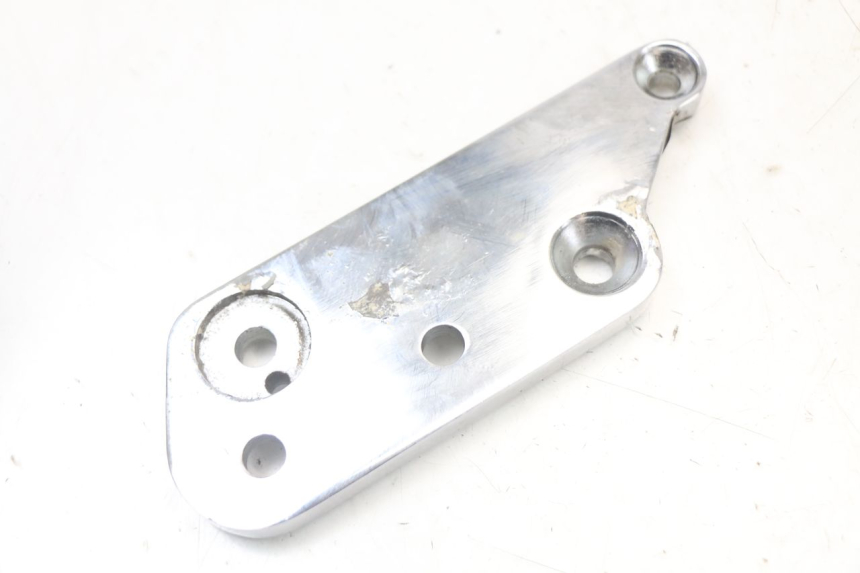 photo de SOPORTE ESTRIBERA DELANTERA DERECHA REGAL RAPTOR SPYDER 125 (2010 - 2018) - Zoom estado de uso