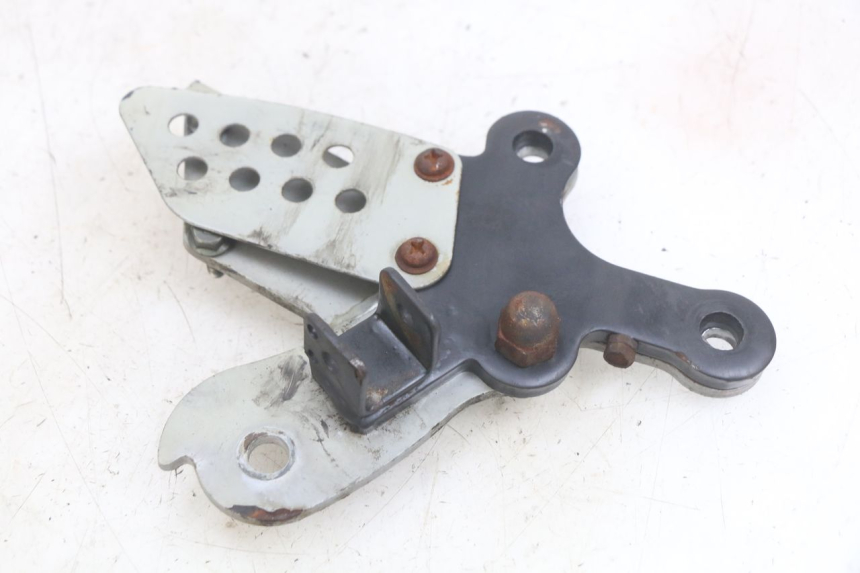 photo de PLATINA APOYA PIE DELANTERO DERECHO YAMASAKI ROADSTER 50 (2013 - 2018) - Vista principal