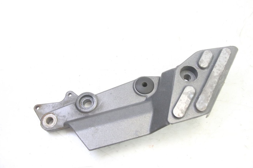 photo de SOPORTE ESTRIBERA DELANTERA DERECHA TRIUMPH SPRINT 900 (1995 - 1998) - Otra perspectiva