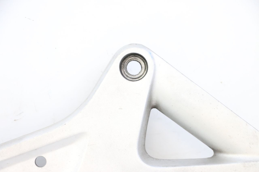 photo de SOPORTE ESTRIBERA DELANTERA DERECHA HONDA ST PAN EUROPEAN 1300 (2002 - 2013) - Zoom sobre los componentes