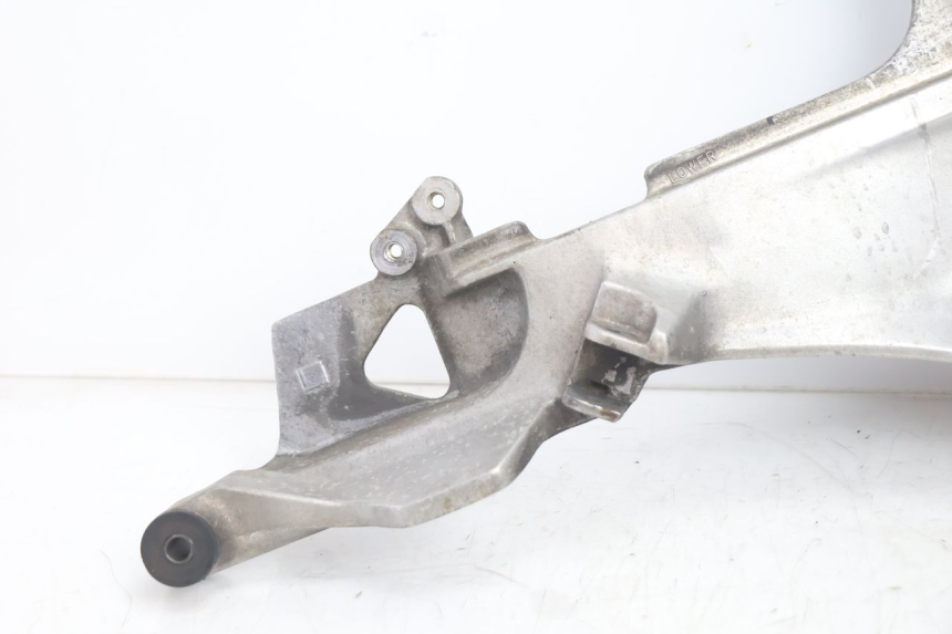 photo de SOPORTE ESTRIBERA DELANTERA DERECHA HONDA ST PAN EUROPEAN 1100 (1990 - 2002) - Detalle de la pieza