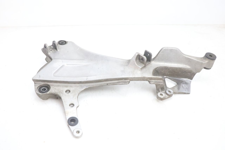 photo de SOPORTE ESTRIBERA DELANTERA DERECHA HONDA ST PAN EUROPEAN 1100 (1990 - 2002) - Otra perspectiva