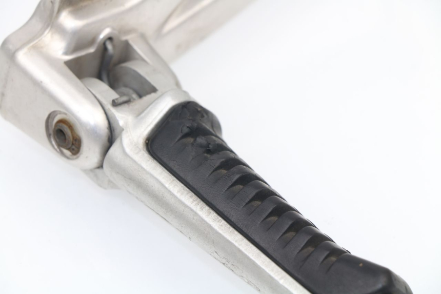 photo de SOPORTE ESTRIBERA DELANTERA DERECHA DUCATI ST2 944 (1997 - 2003) - Detalle de la pieza