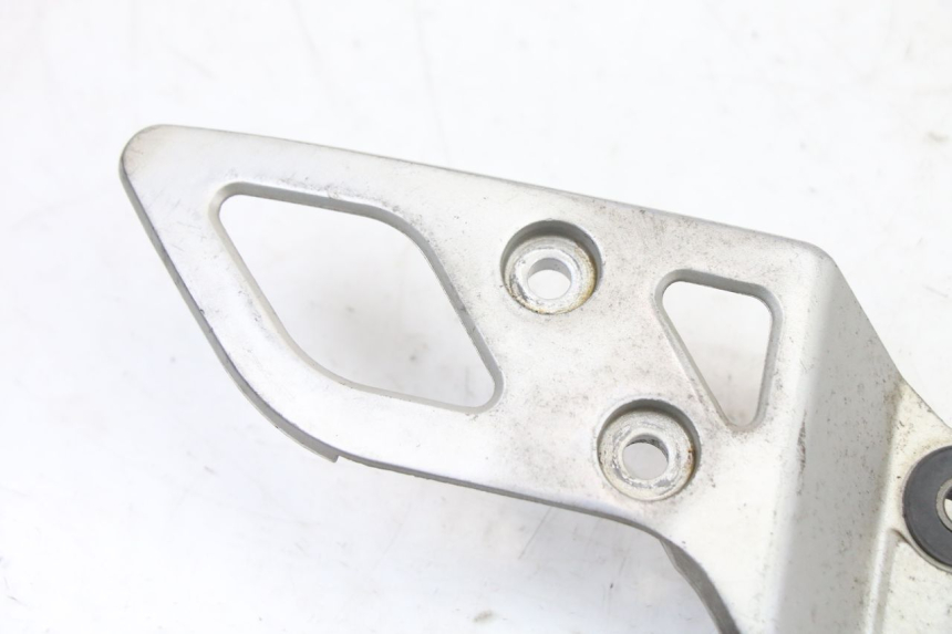 photo de SOPORTE ESTRIBERA DELANTERA DERECHA SUZUKI GSX F GSXF 650 (2007 - 2015) - Detalle de la pieza