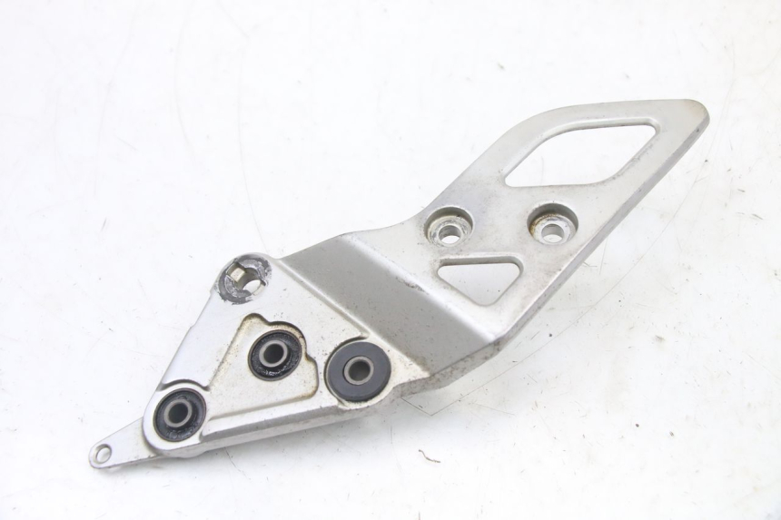 photo de SOPORTE ESTRIBERA DELANTERA DERECHA SUZUKI GSX F GSXF 650 (2007 - 2015) - Otra perspectiva