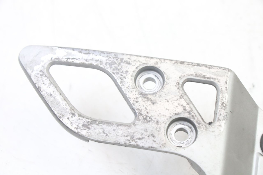 photo de SOPORTE ESTRIBERA DELANTERA DERECHA SUZUKI GSX F GSXF 650 (2007 - 2015) - Detalle de la pieza