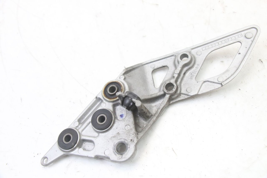 photo de SOPORTE ESTRIBERA DELANTERA DERECHA SUZUKI GSX F GSXF 650 (2007 - 2015) - Primer plano técnico