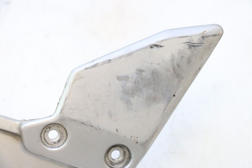 photo de SOPORTE ESTRIBERA DELANTERA DERECHA SUZUKI SV S 650 (2003 - 2009) - Detalle de la pieza