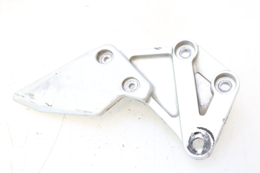 photo de SOPORTE ESTRIBERA DELANTERA DERECHA SUZUKI SV S 650 (2003 - 2009) - Detalles de los puntos de fijación
