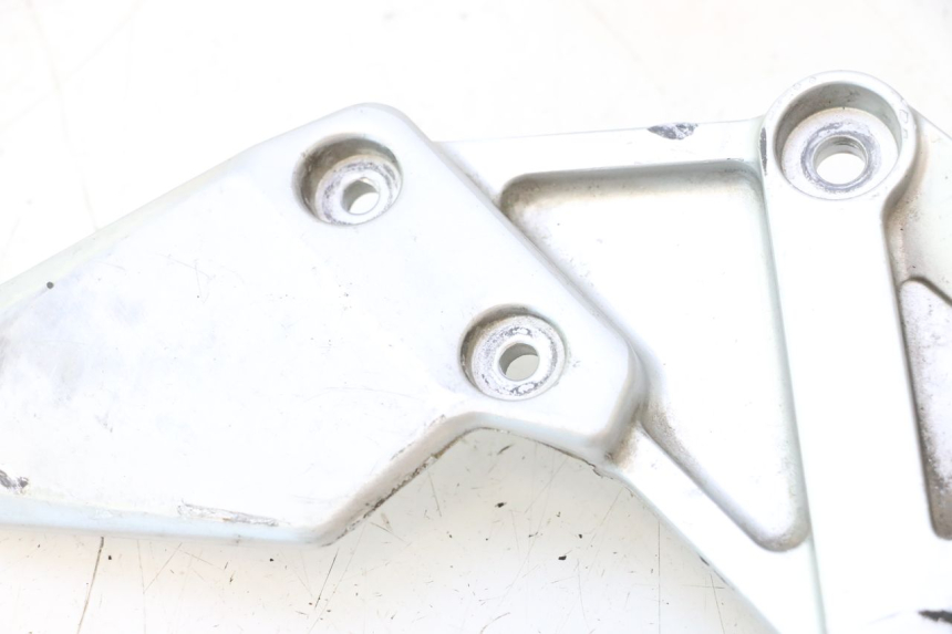 photo de SOPORTE ESTRIBERA DELANTERA DERECHA SUZUKI SV S 650 (2003 - 2009) - Estado de la superficie y material