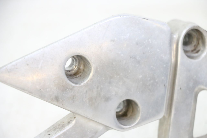 photo de SOPORTE ESTRIBERA DELANTERA DERECHA YAMAHA XJN DIVERSION 600 (2000 - 2003) - Zoom estado de uso