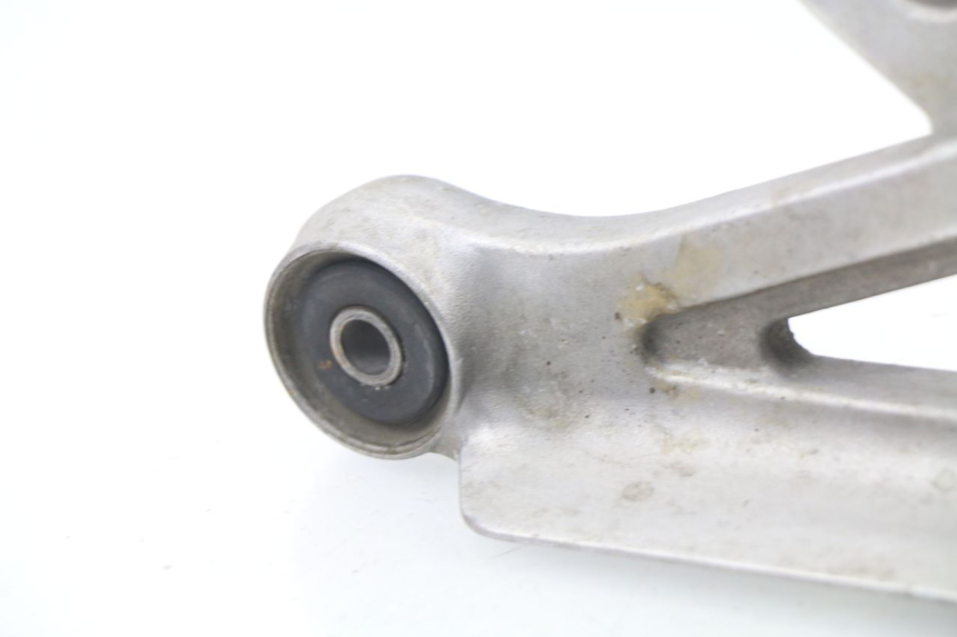 photo de SOPORTE ESTRIBERA DELANTERA DERECHA YAMAHA XJN XJ N DIVERSION 600 (1994 - 1997) - Detalles de los puntos de fijación