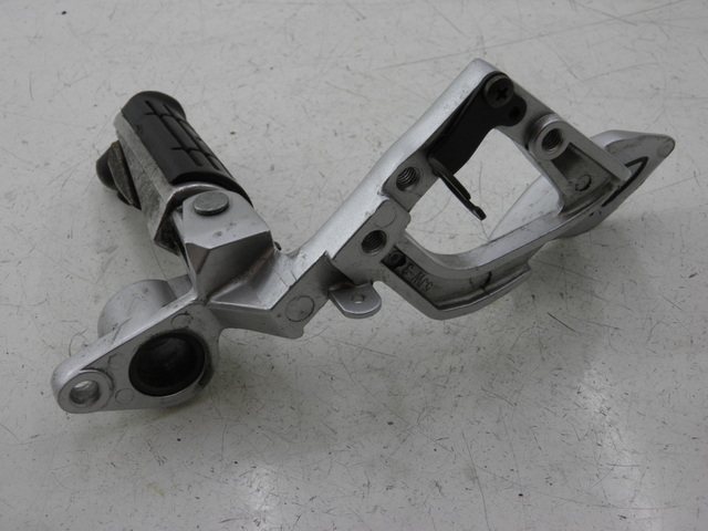 photo de SOPORTE ESTRIBERA DELANTERA DERECHA YAMAHA FJR 1300 (2004 - 2005) - Detalle de la pieza