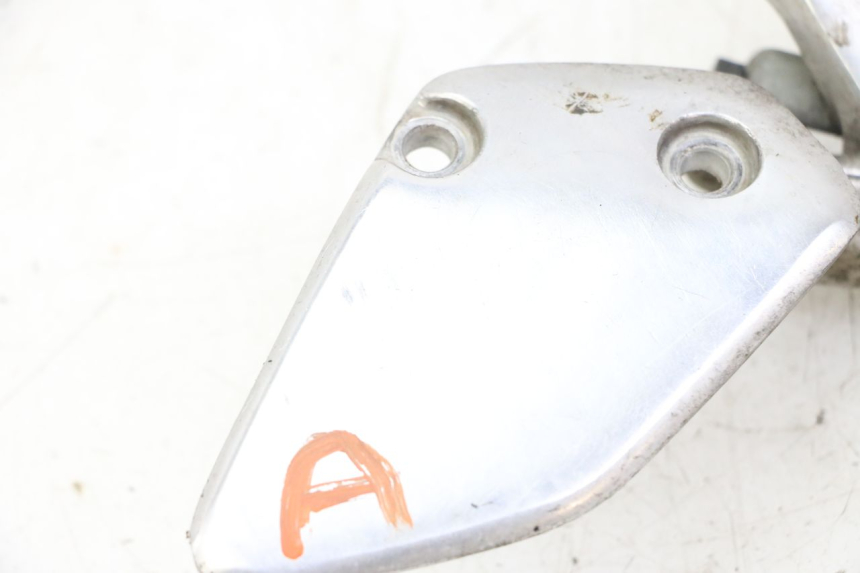 photo de PLATINA APOYA PIE DELANTERO DERECHO YAMAHA FZS FAZER 600 (2001 - 2003) - Vista general del producto