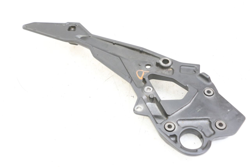 photo de SOPORTE ESTRIBERA DELANTERA DERECHA YAMAHA XJ6 ABS 600 (2008 - 2016) - Detalle de la pieza