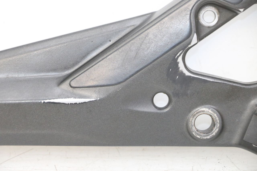 photo de SOPORTE ESTRIBERA DELANTERA DERECHA YAMAHA XJ6 ABS 600 (2008 - 2016) - Detalles de los puntos de fijación