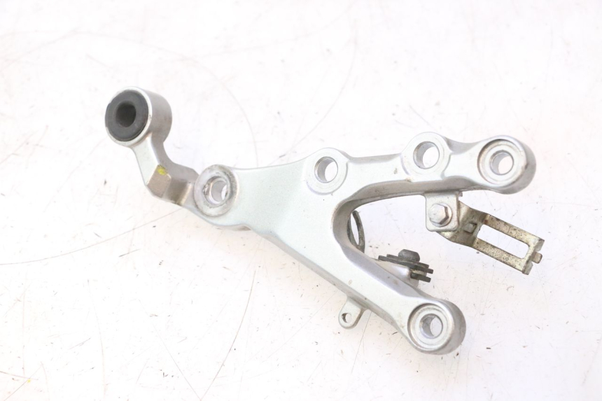 photo de SOPORTE ESTRIBERA DELANTERA DERECHA YAMAHA YZF R6 600 (2008 - 2009) - Detalle de la pieza