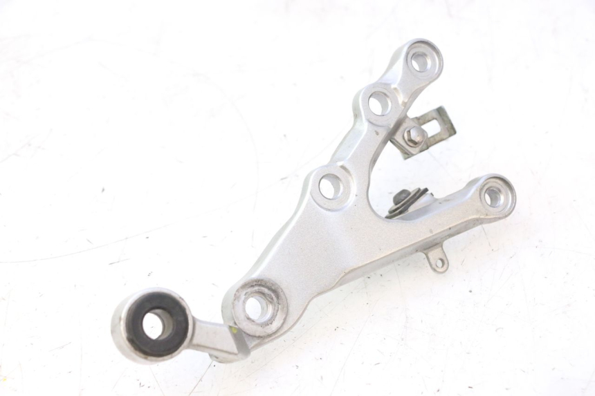 photo de SOPORTE ESTRIBERA DELANTERA DERECHA YAMAHA YZF R6 600 (2008 - 2009) - Zoom estado de uso