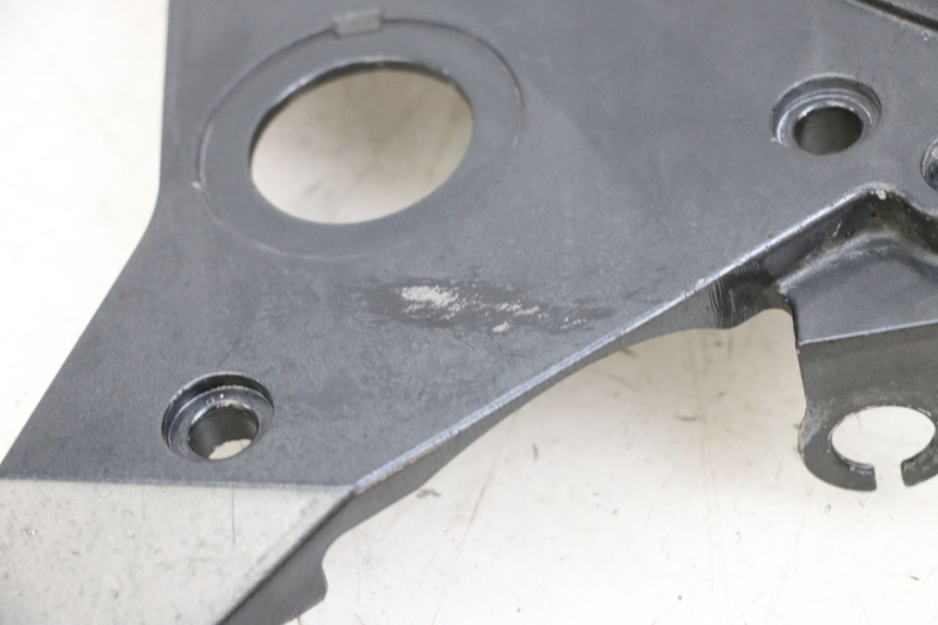 photo de SOPORTE ESTRIBERA DELANTERA DERECHA KAWASAKI ZR 7 750 (1999 - 2004) - Primer plano técnico