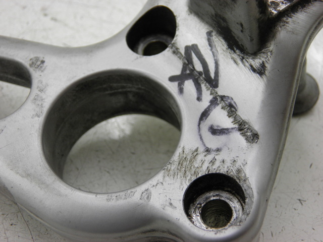 photo de SOPORTE ESTRIBERA DELANTERA IZQUIERDA BMW R RS 1150 (2001 - 2005) - Zoom estado de uso