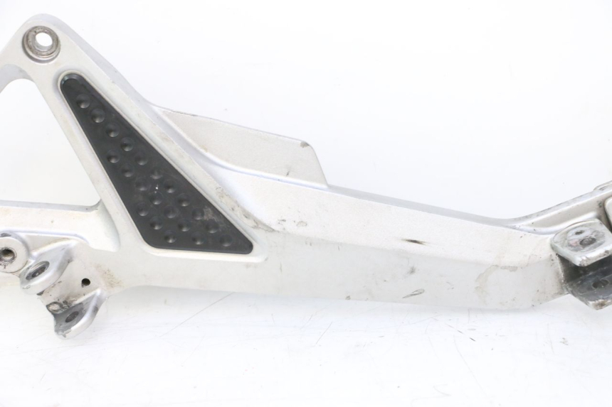photo de SOPORTE ESTRIBERA DELANTERA IZQUIERDA HONDA CB F HORNET 600 (2005 - 2006) - Detalles de los puntos de fijación