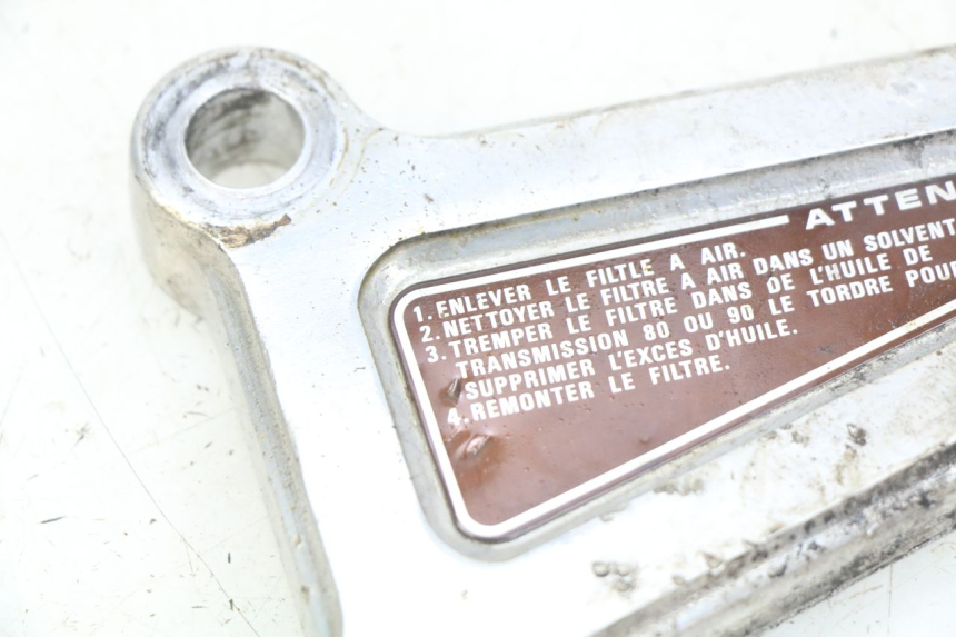 photo de PLATINA APOYA PIE DELANTERO IZQUIERDO HONDA CM 125 (1983 - 2003) - Otra perspectiva