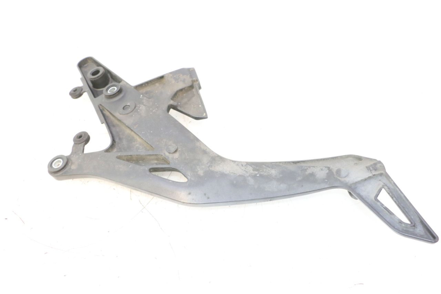 photo de SOPORTE ESTRIBERA DELANTERA IZQUIERDA KAWASAKI ER-6 ER6 F ABS 650 (2012 - 2016) - Detalle de la pieza