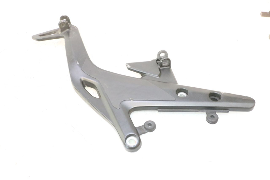 photo de SOPORTE ESTRIBERA DELANTERA IZQUIERDA KAWASAKI ER-6 ER6 F ABS 650 (2012 - 2016) - Primer plano técnico