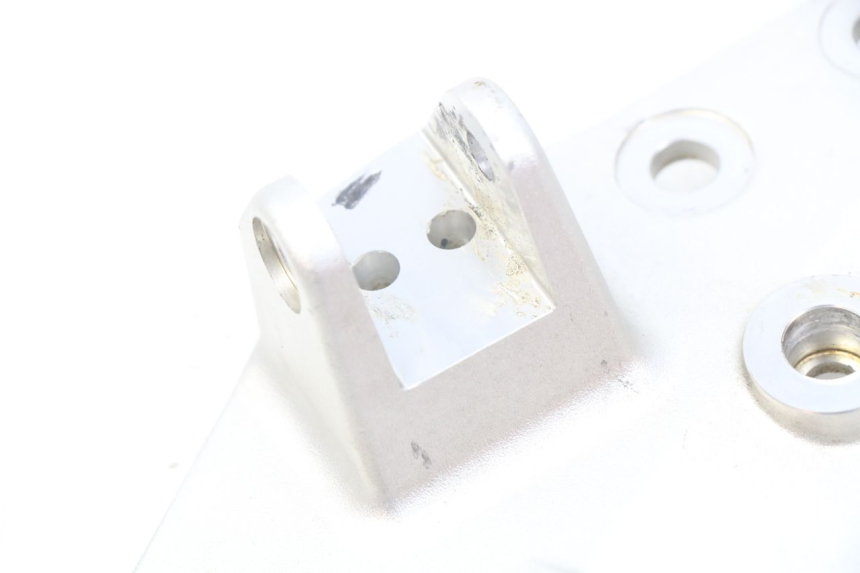 photo de SOPORTE ESTRIBERA DELANTERA IZQUIERDA BMW F GS K81 850 (2018 - 2023) - Zoom estado de uso