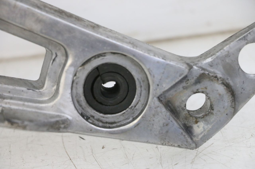 photo de SOPORTE ESTRIBERA DELANTERA IZQUIERDA YAMAHA FJ 36Y 1100 (1984 - 1985) - Características distintivas