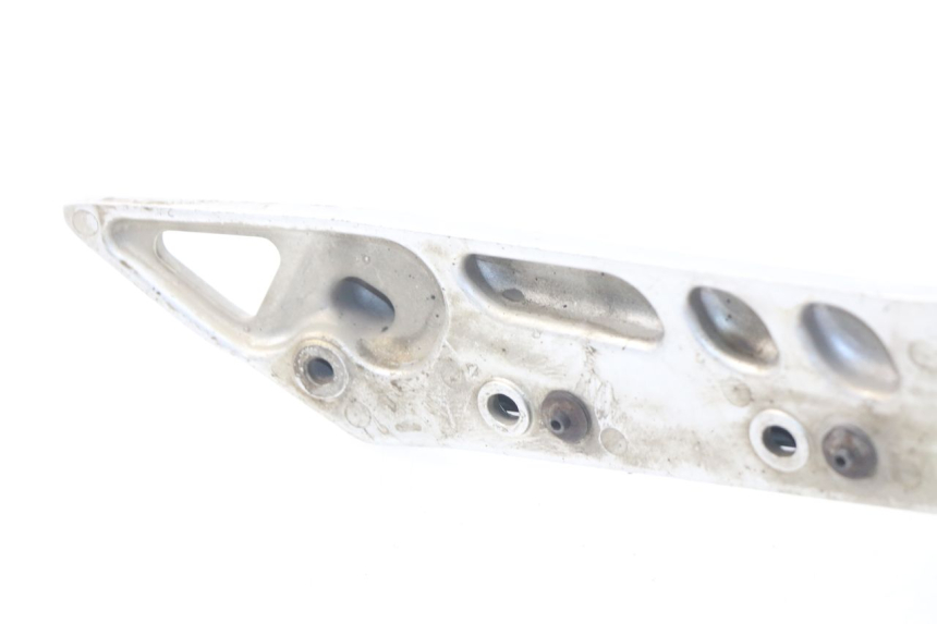 photo de PLATINA DE APOYO DELANTERO IZQUIERDO YAMAHA FJR ABS 1300 (2006 - 2012) - Primer plano técnico