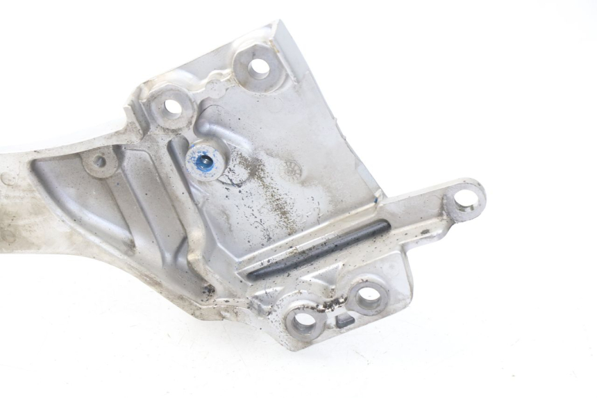 photo de PLATINA DE APOYO DELANTERO IZQUIERDO YAMAHA FJR ABS 1300 (2006 - 2012) - Vista general del producto