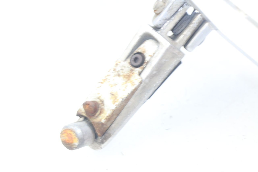 photo de PLATINA DE APOYO DELANTERO IZQUIERDO YAMAHA FJR ABS 1300 (2006 - 2012) - Primer plano técnico