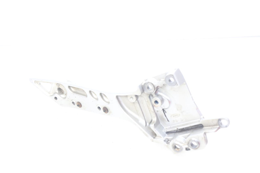 photo de PLATINA DE APOYO DELANTERO IZQUIERDO YAMAHA FJR ABS 1300 (2006 - 2012) - Detalles de los puntos de fijación