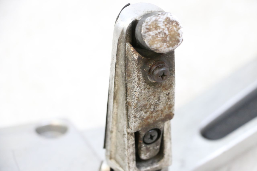 photo de PLATINA DE APOYO DELANTERO IZQUIERDO YAMAHA FJR ABS 1300 (2006 - 2012) - Otra perspectiva