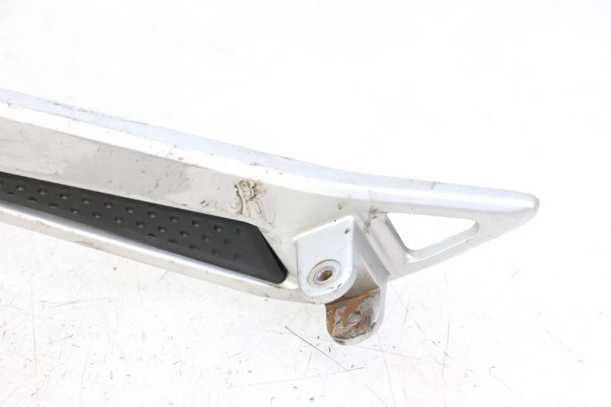 photo de PLATINA DE APOYO DELANTERO IZQUIERDO YAMAHA FJR ABS 1300 (2006 - 2012) - Detalles de los puntos de fijación