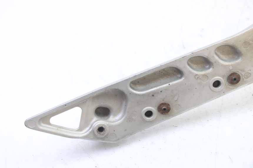 photo de PLATINA DE APOYO DELANTERO IZQUIERDO YAMAHA FJR ABS 1300 (2006 - 2012) - Estado de la superficie y material