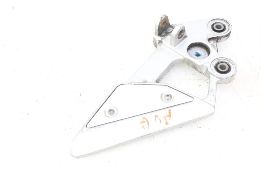 photo de SOPORTE ESTRIBERA DELANTERA IZQUIERDA YAMAHA FZ6 FAZER S2 600 (2007 - 2011) - Vista general del producto