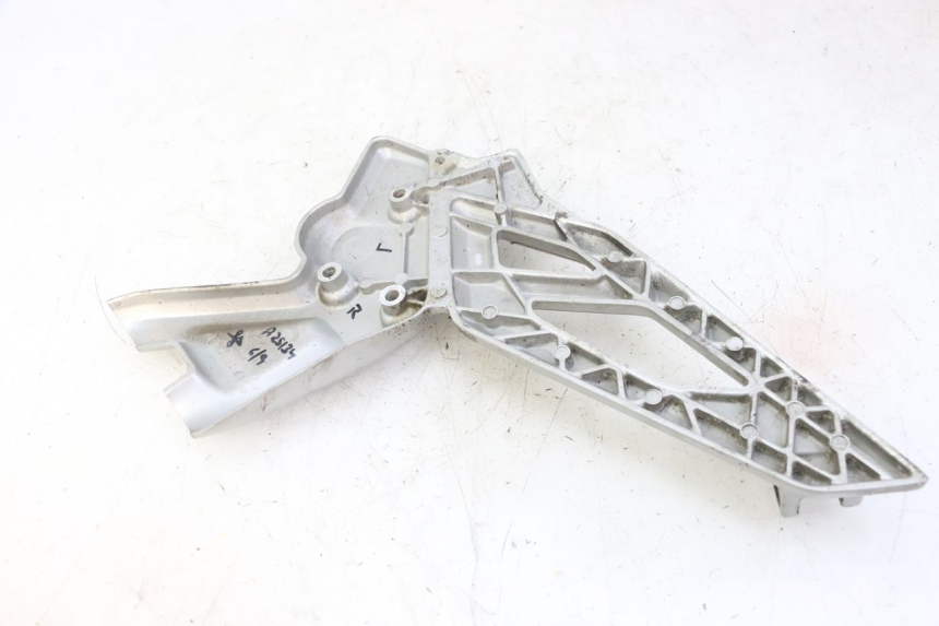 photo de SOPORTE ESTRIBERA DELANTERA IZQUIERDA BMW G310 R 310 (2016 - 2020) - Zoom estado de uso