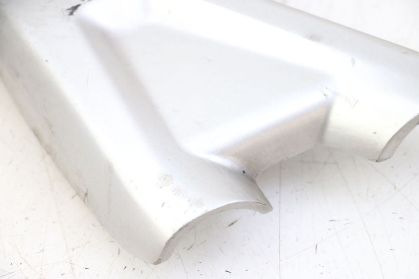 photo de SOPORTE ESTRIBERA DELANTERA IZQUIERDA BMW G310 R 310 (2016 - 2020) - Detalles de los puntos de fijación