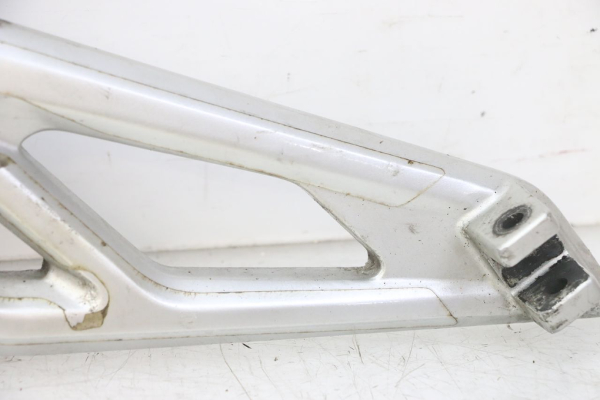 photo de SOPORTE ESTRIBERA DELANTERA IZQUIERDA BMW G310 R 310 (2016 - 2020) - Estado de la superficie y material