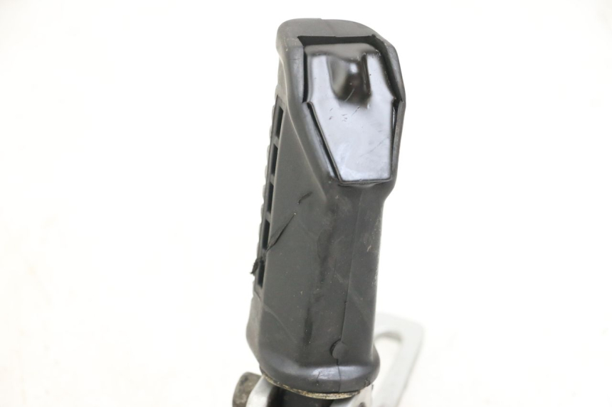 photo de SOPORTE ESTRIBERA DELANTERA IZQUIERDA HYOSUNG GF 125 (2001 - 2005) - Otra perspectiva