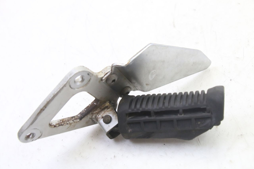 photo de SOPORTE ESTRIBERA DELANTERA IZQUIERDA SUZUKI GS GSE 500 (2001 - 2003) - Detalle de la pieza