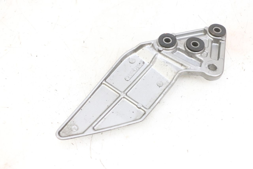 photo de SOPORTE ESTRIBERA DELANTERA IZQUIERDA SUZUKI GSF N BANDIT 600 (1996 - 1999) - Zoom estado de uso