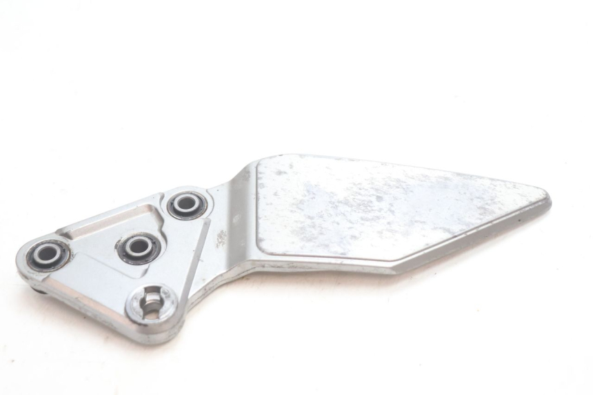 photo de SOPORTE ESTRIBERA DELANTERA IZQUIERDA SUZUKI GSF N BANDIT 1200 (2001 - 2005) - Detalle de la pieza