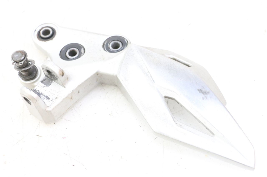 photo de SOPORTE ESTRIBERA DELANTERA IZQUIERDA SUZUKI GSR 750 (2011 - 2017) - Zoom estado de uso