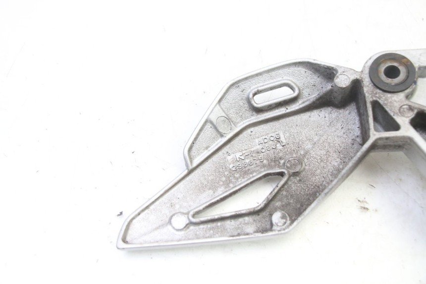 photo de SOPORTE ESTRIBERA DELANTERA IZQUIERDA SUZUKI GSR 750 (2011 - 2017) - Vista general del producto